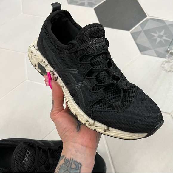 ASICS trainers - size 8US - Picture 3 of 8